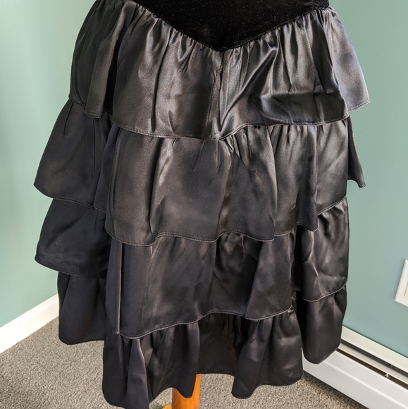 Vintage Black Velvet Party Dress - Picture 4 of 8